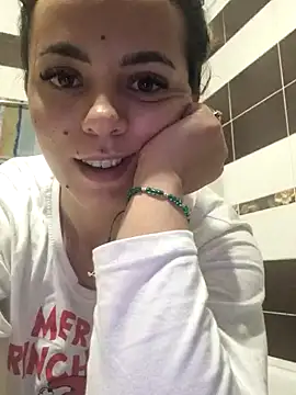 PlayfulElla online show from December 21, 2025, 3:14 pm