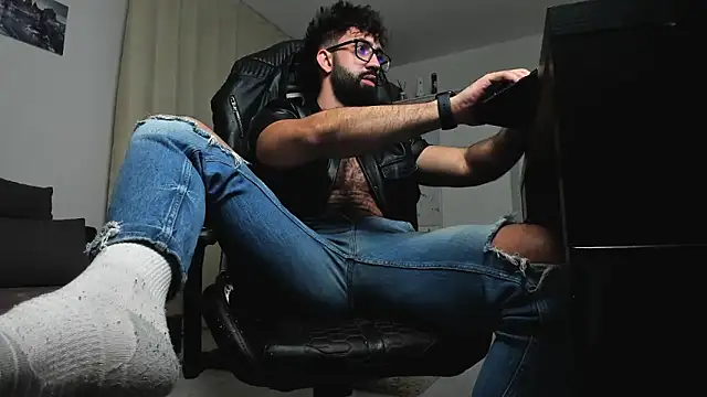 liamaesthetic online show from February 25, 2026, 7:58 pm