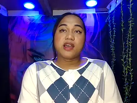 bettina love online show from November 23, 2025, 3:33 pm