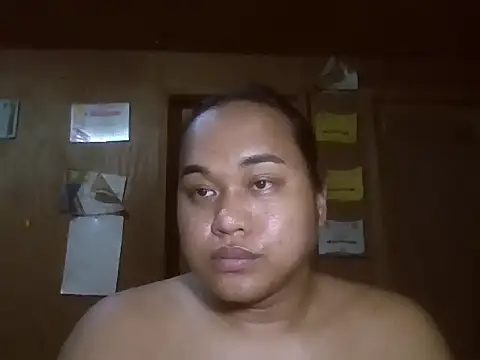 Snapshot of bettina_love chatting on June 10, 2026, 8:32 pm bettina love online show from June 10, 2026, 8:32 pm