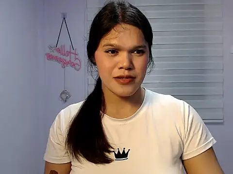 Snapshot of Miss_Ivanawolf chatting on May 22, 2026, 4:05 pm Miss Ivanawolf online show from May 22, 2026, 4:05 pm