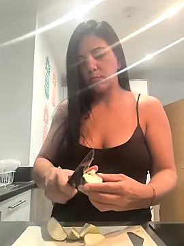 suyayk online show from September 26, 2025, 10:55 am