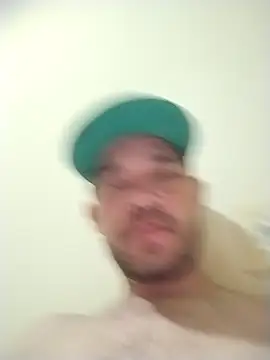 Snapshot of dottado05 chatting on November 18, 2025, 9:01 am dottado05 online show from November 18, 2025, 9:01 am