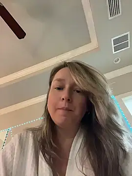 Vivian MayXxX online show from April 18, 2026, 8:31 pm