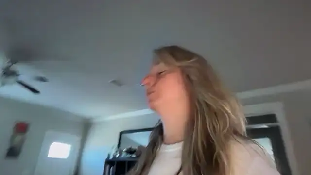 Vivian MayXxX online show from March 27, 2026, 5:03 pm