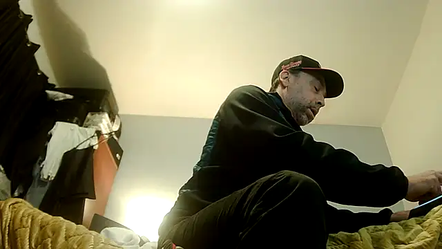 Snapshot of Wolfeman74 chatting on March 9, 2026, 9:40 pm Wolfeman74 online show from March 9, 2026, 9:40 pm