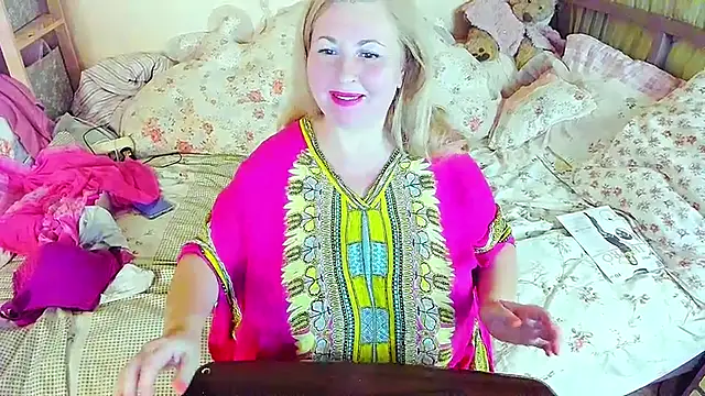 BustyDonnaSexyy online show from October 14, 2025, 7:47 pm