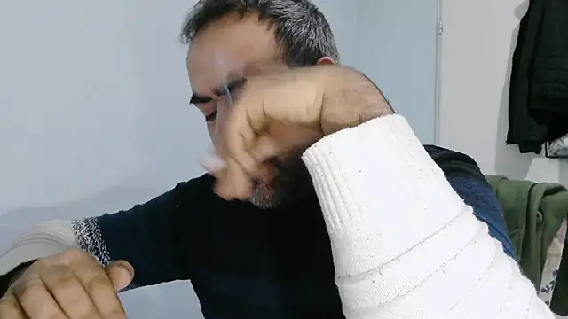 ZYXEL353 online show from February 2, 2026, 8:19 pm