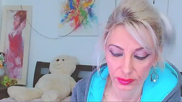 HoneyLara online show from January 15, 2026, 1:53 am