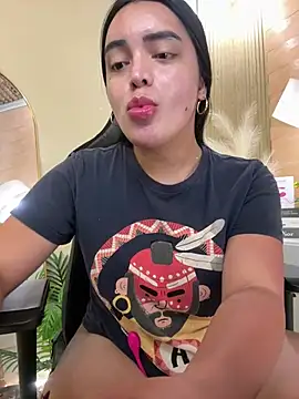 HotstuffCherrySummer online show from March 18, 2025, 11:44 am