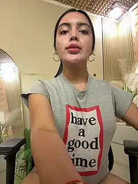 HotstuffCherrySummer online show from March 5, 2026, 8:44 am