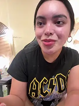 HotstuffCherrySummer online show from September 21, 2025, 7:13 am