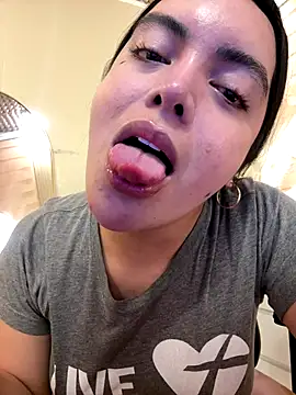 HotstuffCherrySummer online show from October 22, 2025, 7:08 am