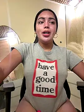 HotstuffCherrySummer online show from November 10, 2025, 8:08 am