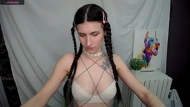 Snapshot of MaryEm976 chatting on March 13, 2025, 8:37 am MaryEm976 online show from March 13, 2025, 8:37 am