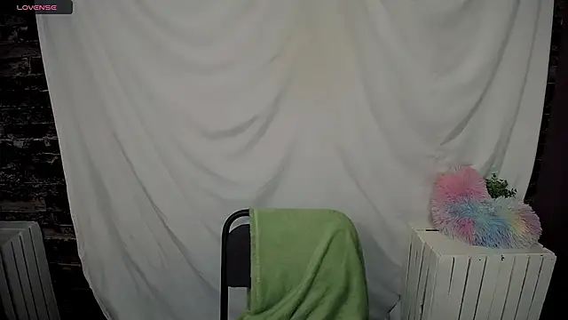 Snapshot of MaryEm976 chatting on March 18, 2025, 3:01 pm MaryEm976 online show from March 18, 2025, 3:01 pm