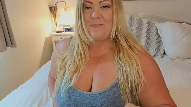 JESS LOVES online show from September 10, 2025, 5:56 pm