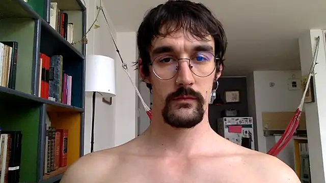 Snapshot of fazzbinderr chatting on October 19, 2025, 10:12 pm fazzbinderr online show from October 19, 2025, 10:12 pm