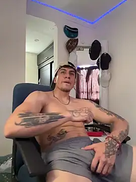 Snapshot of strongboy_ chatting on February 18, 2026, 6:04 pm strongboy online show from February 18, 2026, 6:04 pm