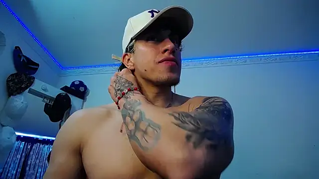 Snapshot of strongboy_ chatting on September 20, 2025, 6:57 pm strongboy online show from September 20, 2025, 6:57 pm