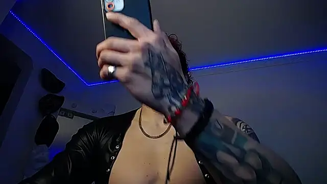 Snapshot of strongboy_ chatting on March 16, 2025, 10:20 pm strongboy online show from March 16, 2025, 10:20 pm