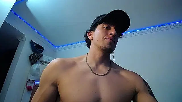 Snapshot of strongboy_ chatting on January 29, 2025, 12:54 am strongboy online show from January 29, 2025, 12:54 am