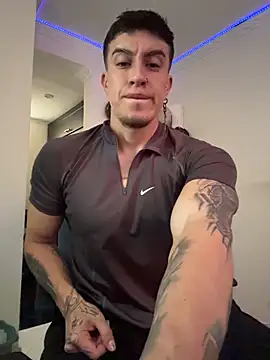 Snapshot of strongboy_ chatting on March 13, 2026, 7:19 pm strongboy online show from March 13, 2026, 7:19 pm