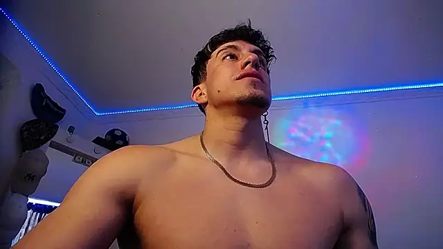 Snapshot of strongboy_ chatting on November 5, 2025, 6:55 pm strongboy online show from November 5, 2025, 6:55 pm