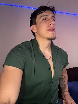 Snapshot of strongboy_ chatting on February 13, 2026, 6:52 pm strongboy online show from February 13, 2026, 6:52 pm