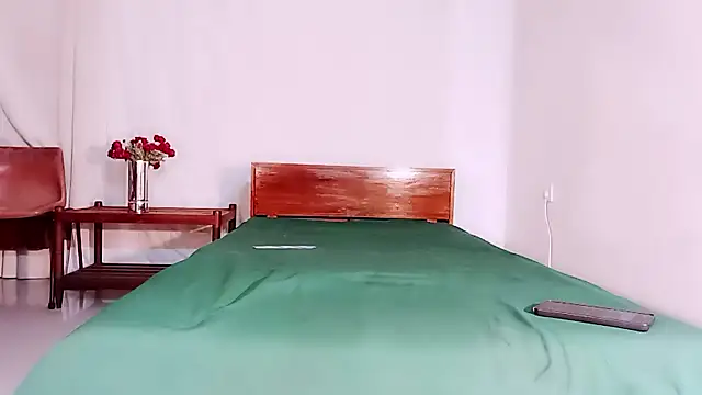 Snapshot of Madu_19 chatting on June 12, 2026, 11:52 am Madu 19 online show from June 12, 2026, 11:52 am