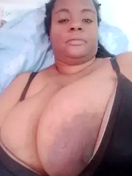 bigtitssxx online show from October 26, 2025, 7:25 pm