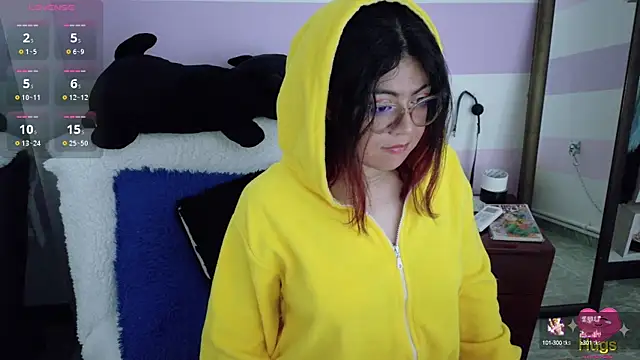 Catwhite  online show from October 4, 2025, 3:57 pm