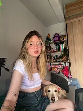 Darling XXX online show from April 3, 2026, 6:36 pm