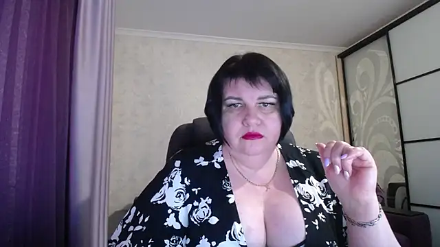 Snapshot of JuicyLady_Di chatting on March 6, 2025, 3:45 pm JuicyLady Di online show from March 6, 2025, 3:45 pm