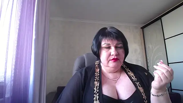 Snapshot of JuicyLady_Di chatting on March 18, 2025, 1:23 pm JuicyLady Di online show from March 18, 2025, 1:23 pm