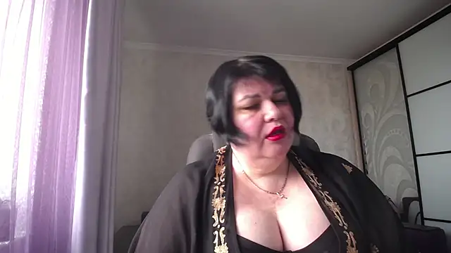 Snapshot of JuicyLady_Di chatting on March 18, 2025, 9:56 am JuicyLady Di online show from March 18, 2025, 9:56 am