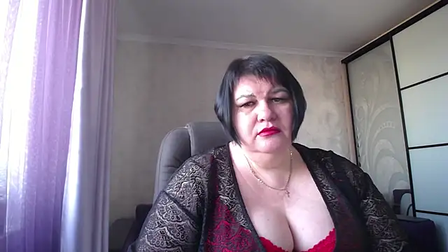 Snapshot of JuicyLady_Di chatting on March 10, 2025, 12:38 pm JuicyLady Di online show from March 10, 2025, 12:38 pm