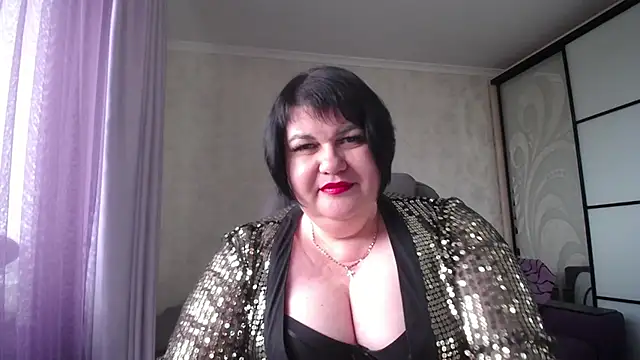 Snapshot of JuicyLady_Di chatting on March 5, 2025, 12:33 pm JuicyLady Di online show from March 5, 2025, 12:33 pm