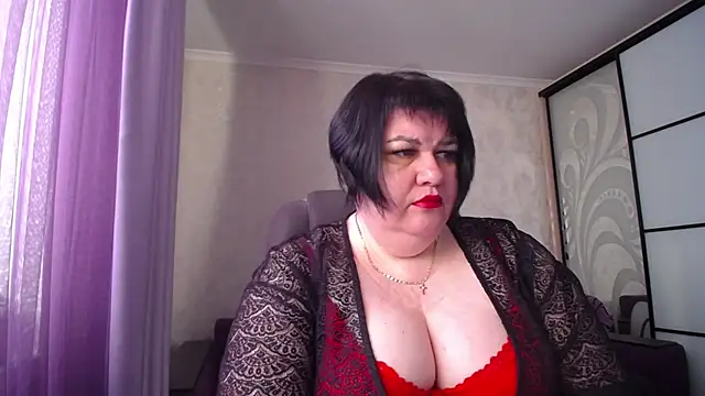 Snapshot of JuicyLady_Di chatting on March 10, 2025, 5:43 am JuicyLady Di online show from March 10, 2025, 5:43 am