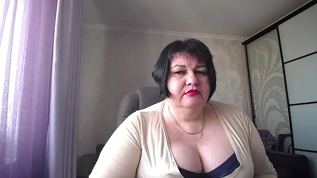 Snapshot of JuicyLady_Di chatting on March 9, 2025, 9:02 am JuicyLady Di online show from March 9, 2025, 9:02 am