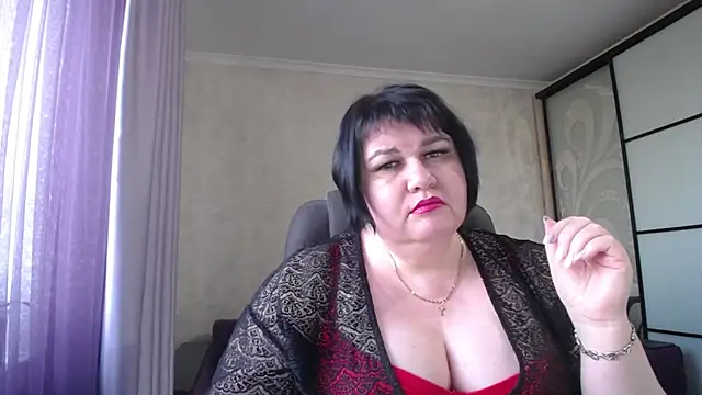 Snapshot of JuicyLady_Di chatting on March 8, 2025, 2:51 pm JuicyLady Di online show from March 8, 2025, 2:51 pm