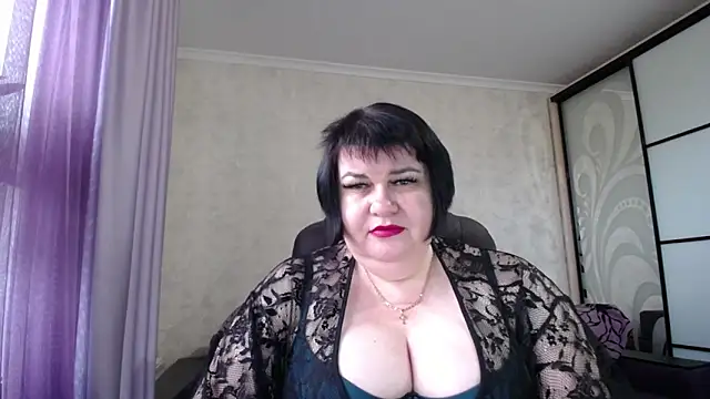 Snapshot of JuicyLady_Di chatting on October 12, 2025, 5:09 am JuicyLady Di online show from October 12, 2025, 5:09 am