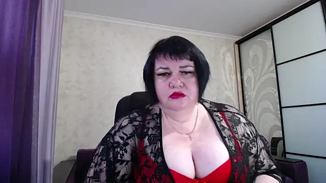 Snapshot of JuicyLady_Di chatting on October 18, 2025, 4:58 am JuicyLady Di online show from October 18, 2025, 4:58 am