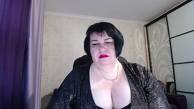 JuicyLady Di online show from December 1, 2025, 5:41 am