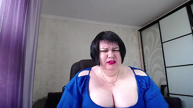 Snapshot of JuicyLady_Di chatting on September 29, 2025, 5:03 am JuicyLady Di online show from September 29, 2025, 5:03 am