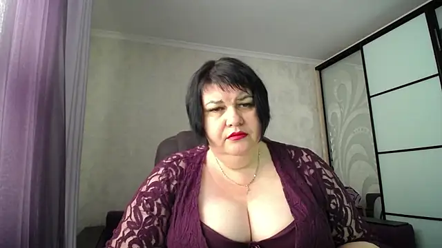 Snapshot of JuicyLady_Di chatting on September 24, 2025, 4:52 am JuicyLady Di online show from September 24, 2025, 4:52 am
