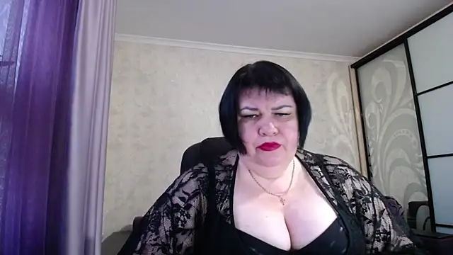 Snapshot of JuicyLady_Di chatting on October 10, 2025, 4:57 am JuicyLady Di online show from October 10, 2025, 4:57 am