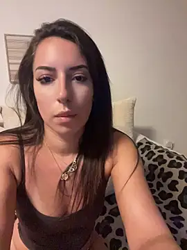 Snapshot of SissiVienna chatting on July 15, 2026, 8:16 pm SissiVienna online show from July 15, 2026, 8:16 pm