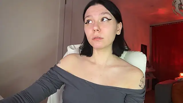 pinkdolly18 online show from March 12, 2025, 9:35 pm