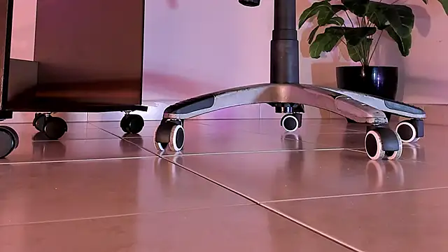 ArchieCollins online show from October 5, 2025, 5:31 am